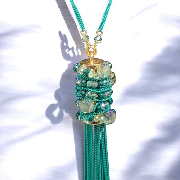 Green Chainlink Necklace With Boho Jewel Tassel Pendant Extra Long Gold Accents - Picture 3 of 8
